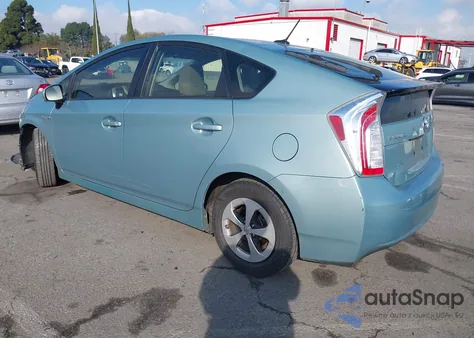2014 Toyota Prius Three z USA, uszkodzony, nr VIN JTDKN3DUXE1781247